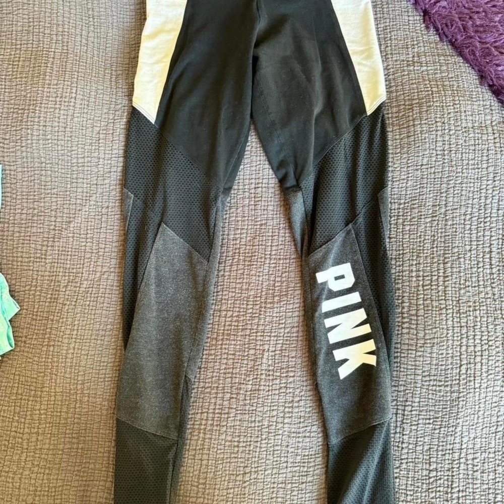 Victoria's‎ Secret PINK Black/Gray yoga Leggings Size S